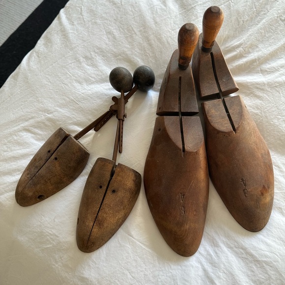 Vintage Wooden Shoe Molds - Picture 3 of 8